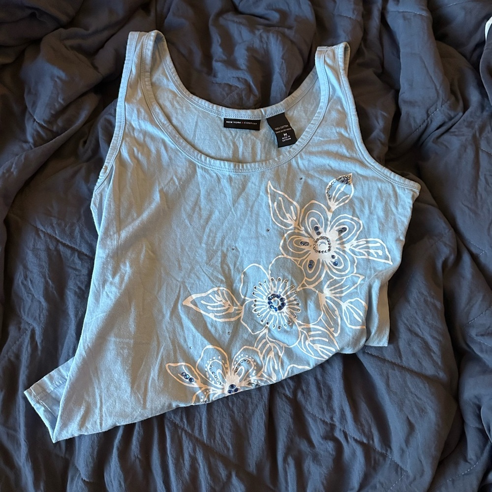 New York & Company Light Blue Floral Tank Top
